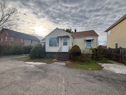 Tiny photo for 9326 Greenwood Avenue, Des Plaines, IL 60016 (MLS # 12504258)