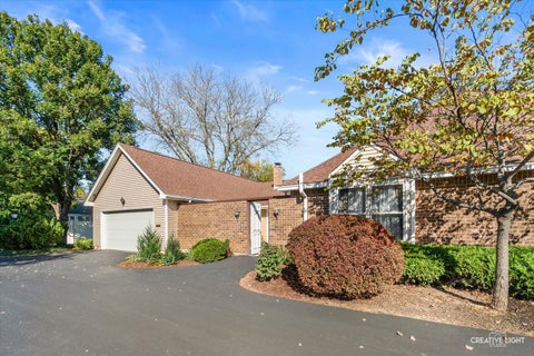 Tiny photo for 1004 Dartmouth Drive, Wheaton, IL 60189 (MLS # 12791139)