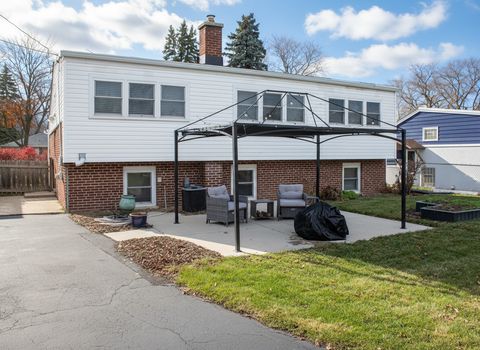 Tiny photo for 305 Maple Street, Glen Ellyn, IL 60137 (MLS # 12472337)