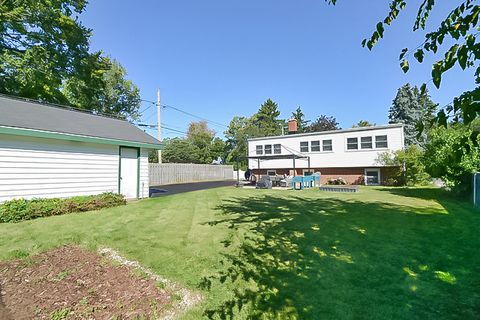 Tiny photo for 305 Maple Street, Glen Ellyn, IL 60137 (MLS # 12472337)