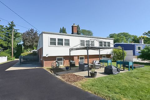 Tiny photo for 305 Maple Street, Glen Ellyn, IL 60137 (MLS # 12472337)