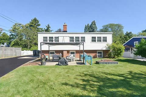 Tiny photo for 305 Maple Street, Glen Ellyn, IL 60137 (MLS # 12472337)