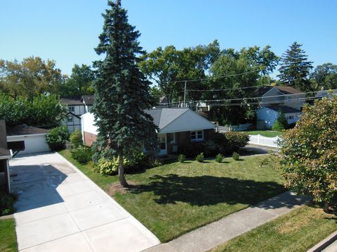 Tiny photo for 305 Maple Street, Glen Ellyn, IL 60137 (MLS # 12472337)