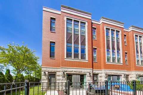 Photo of 2259 W Coulter Street #4, Chicago, IL 60608 (MLS # 12641968)