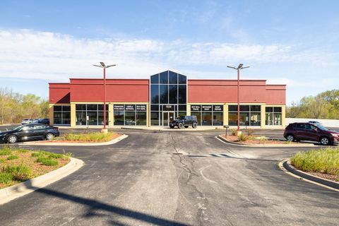 Tiny photo for 1530 E New York Street, Aurora, IL 60505 (MLS # 12314036)