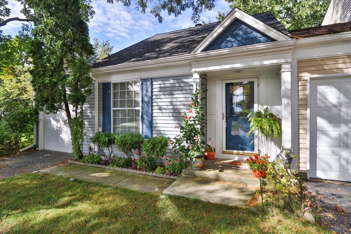 1540 N Broadmoor Court