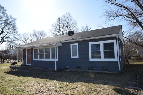 4 S MIDLAND Avenue Mundelein IL 60060