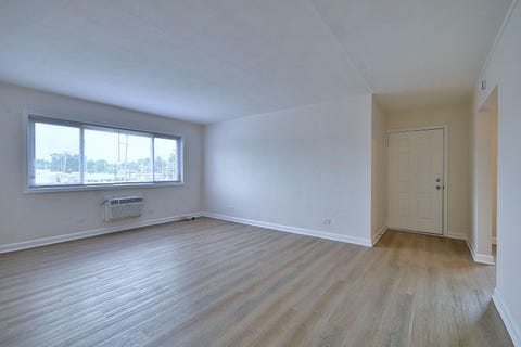 Tiny photo for 600 S York Street #3E, Elmhurst, IL 60126 (MLS # 12734651)