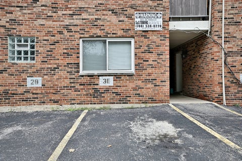 Tiny photo for 600 S York Street #3E, Elmhurst, IL 60126 (MLS # 12734651)
