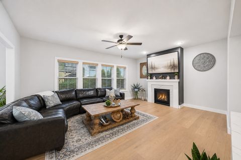 Tiny photo for 5208 Finlen Lane, Bloomington, IL 61705 (MLS # 12650926)