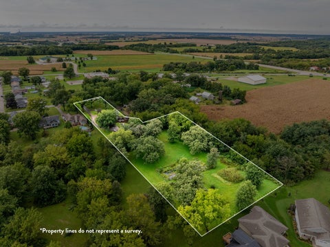Tiny photo for 3120 Allen Street, Muscatine, IA 52761 (MLS # 12764962)