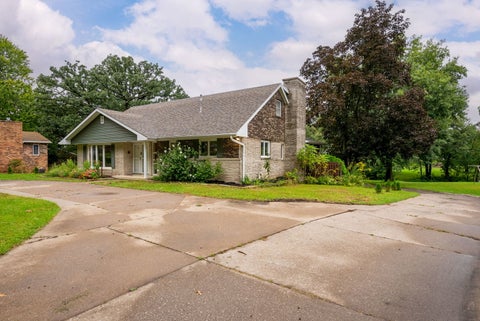 Tiny photo for 3120 Allen Street, Muscatine, IA 52761 (MLS # 12764962)