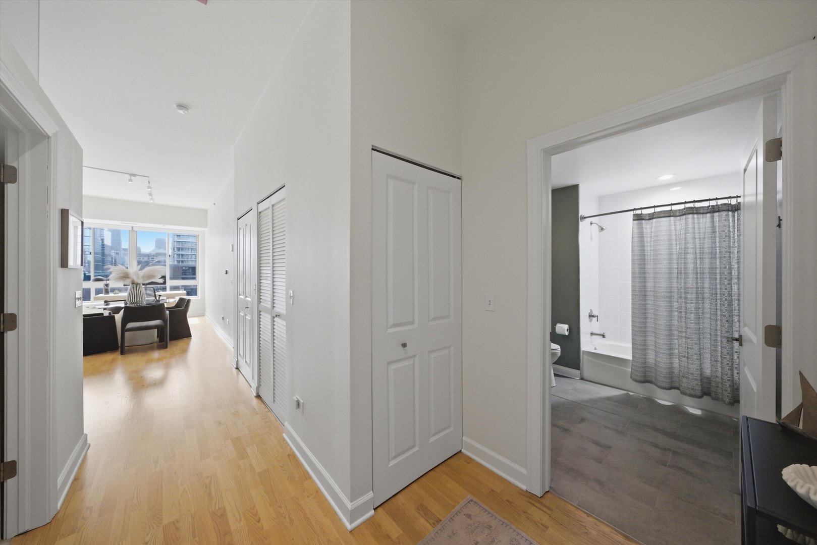 230 W Division Street 804