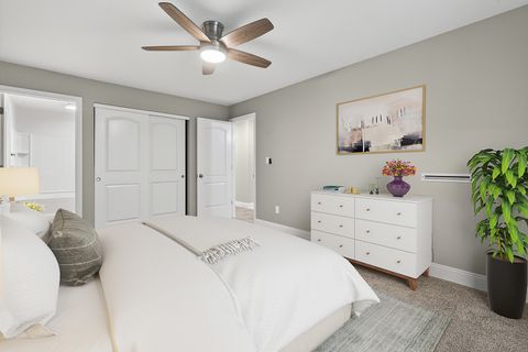 Tiny photo for 584 Somerset Lane #5, Crystal Lake, IL 60014 (MLS # 12496420)