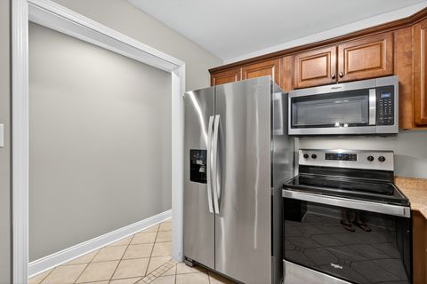 Tiny photo for 584 Somerset Lane #5, Crystal Lake, IL 60014 (MLS # 12496420)