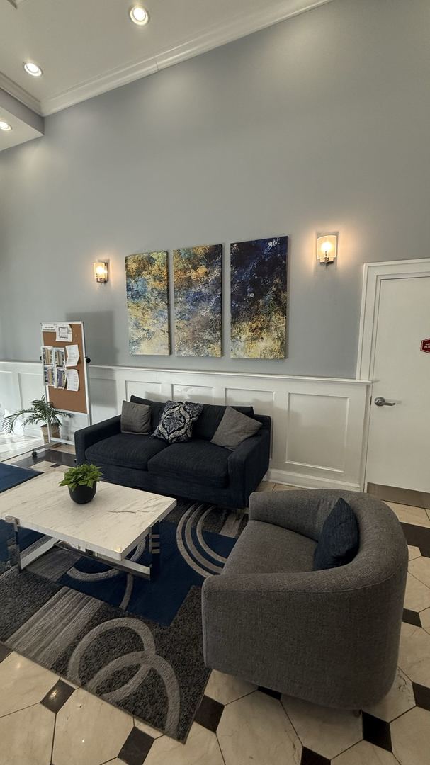 1464 S MICHIGAN Avenue 2102