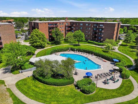 Tiny photo for 720 Wellington Avenue #509, Elk Grove Village, IL 60007 (MLS # 12658858)