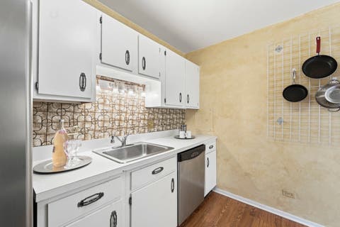Tiny photo for 720 Wellington Avenue #509, Elk Grove Village, IL 60007 (MLS # 12658858)