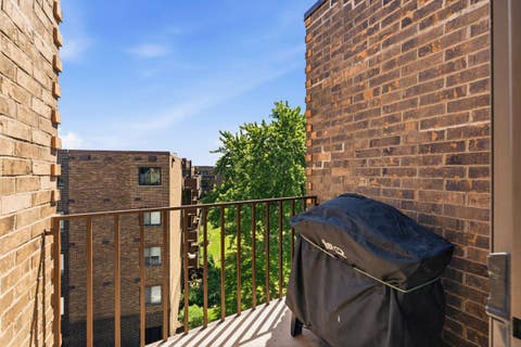 Tiny photo for 720 Wellington Avenue #509, Elk Grove Village, IL 60007 (MLS # 12658858)