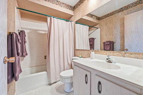 Tiny photo for 720 Wellington Avenue #509, Elk Grove Village, IL 60007 (MLS # 12658858)