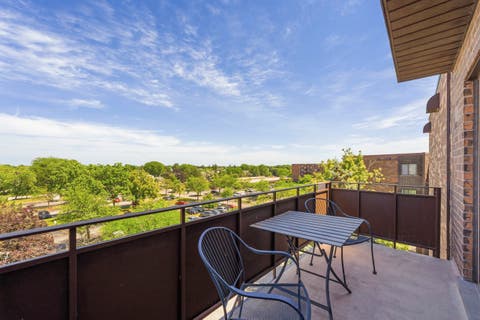 Tiny photo for 720 Wellington Avenue #509, Elk Grove Village, IL 60007 (MLS # 12658858)