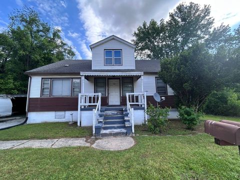 Photo of 213 Kinder Street, Cahokia, IL 62206 (MLS # 12657270)