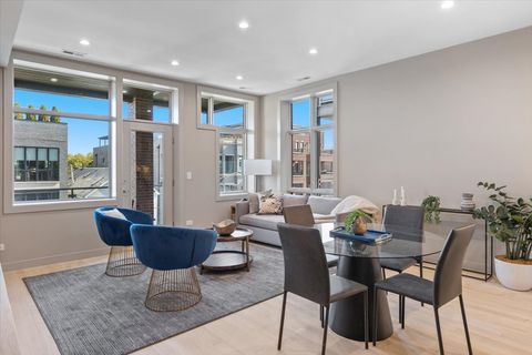 Tiny photo for 2448 N Clybourn Avenue #2, Chicago, IL 60614 (MLS # 12466574)