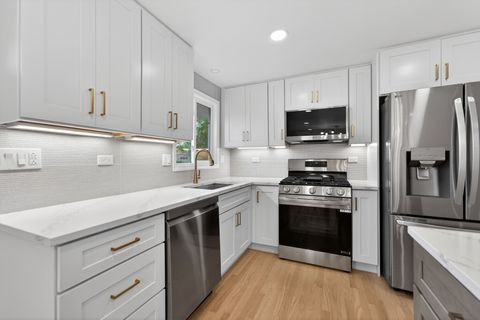 Tiny photo for 408 Desmond Drive, Schaumburg, IL 60193 (MLS # 12640356)