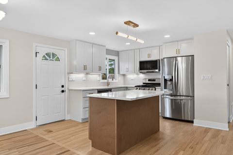 Tiny photo for 408 Desmond Drive, Schaumburg, IL 60193 (MLS # 12640356)