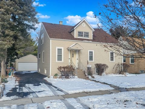 Photo of 1634 E Lincoln Avenue, Des Plaines, IL 60018 (MLS # 12539152)