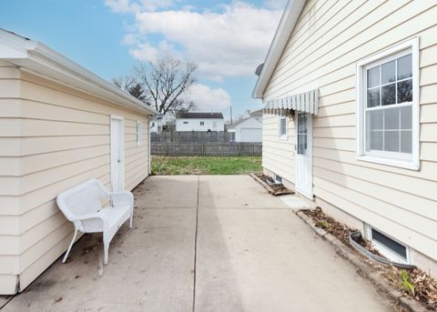 Tiny photo for 1543 Northlawn Road, Davenport, IA 52804 (MLS # 12614760)