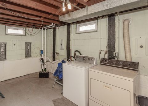 Tiny photo for 1543 Northlawn Road, Davenport, IA 52804 (MLS # 12614760)