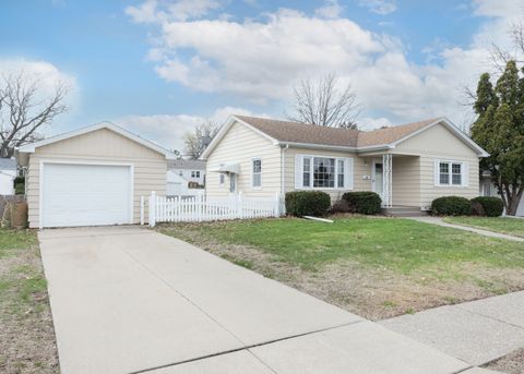Tiny photo for 1543 Northlawn Road, Davenport, IA 52804 (MLS # 12614760)
