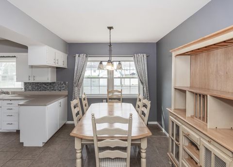 Tiny photo for 1543 Northlawn Road, Davenport, IA 52804 (MLS # 12614760)