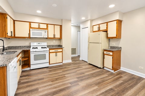 Tiny photo for 7 Polk Court #B, Streamwood, IL 60107 (MLS # 12788440)