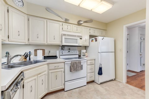 Tiny photo for 200 Lake Boulevard #415, Buffalo Grove, IL 60089 (MLS # 12713105)