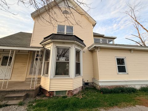 Tiny photo for 101 5th Street, Carmi, IL 62821 (MLS # 12610523)