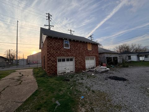 Tiny photo for 101 5th Street, Carmi, IL 62821 (MLS # 12610523)