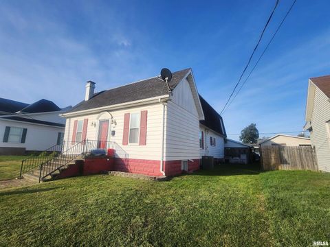 Tiny photo for 307 S MAIN Street, Pinckneyville, IL 62274 (MLS # EB460279)
