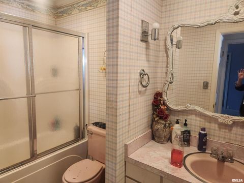 Tiny photo for 307 S MAIN Street, Pinckneyville, IL 62274 (MLS # EB460279)