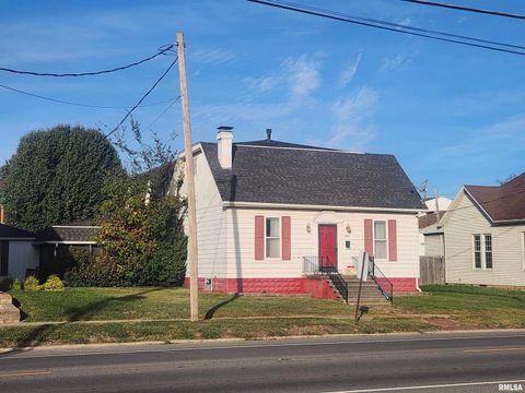 Tiny photo for 307 S MAIN Street, Pinckneyville, IL 62274 (MLS # EB460279)