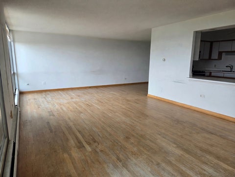 Tiny photo for 8809 W GOLF Road #9I, Niles, IL 60714 (MLS # 12792371)