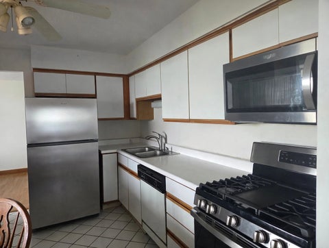 Tiny photo for 8809 W GOLF Road #9I, Niles, IL 60714 (MLS # 12792371)
