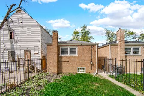 Tiny photo for 2037 W 69th Place, Chicago, IL 60636 (MLS # 12617121)