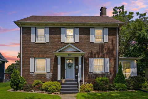 Photo of 1024 W 15th Street, Davenport, IA 52804 (MLS # 12716066)
