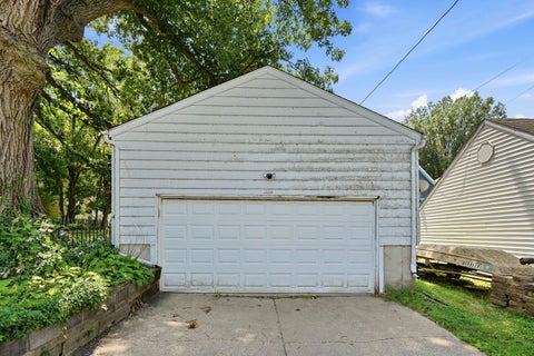 Tiny photo for 1024 W 15th Street, Davenport, IA 52804 (MLS # 12716066)