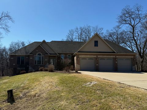 Photo of 1913 W Leopard Drive, Dixon, IL 61021 (MLS # 12591800)