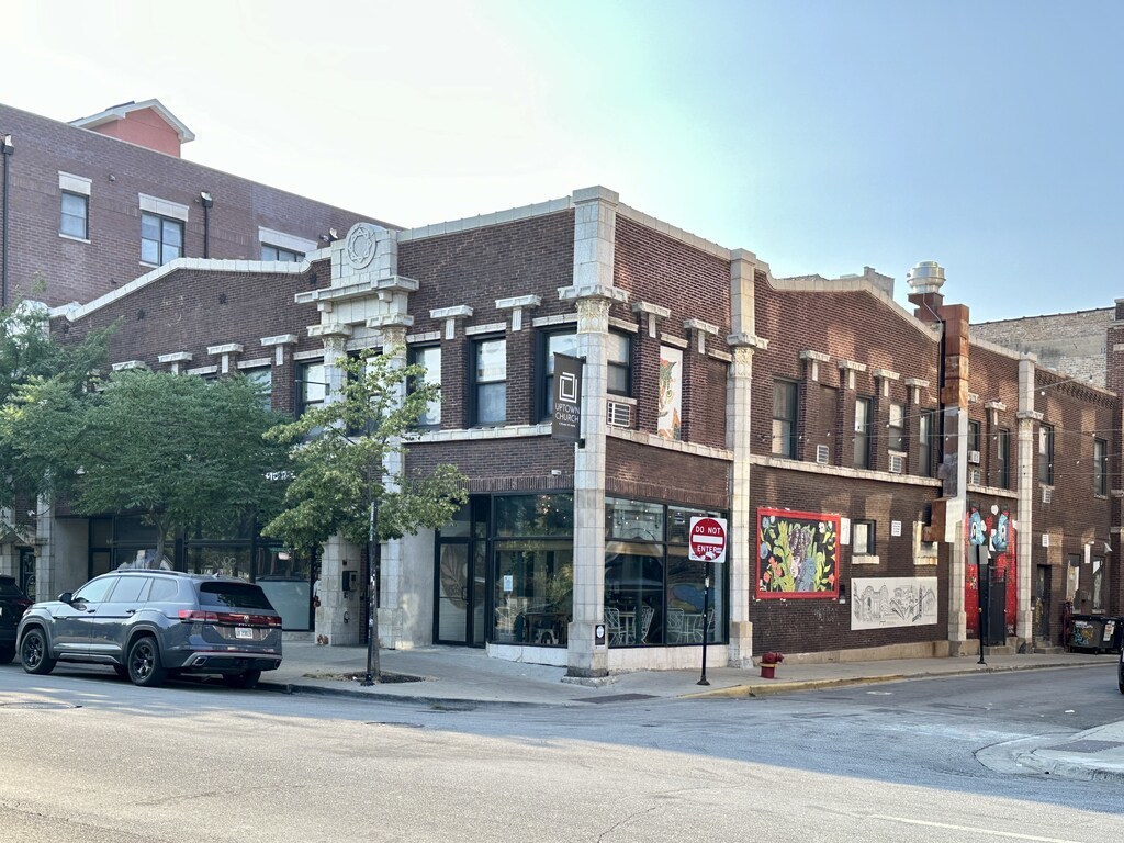 1136 W Wilson Avenue 306