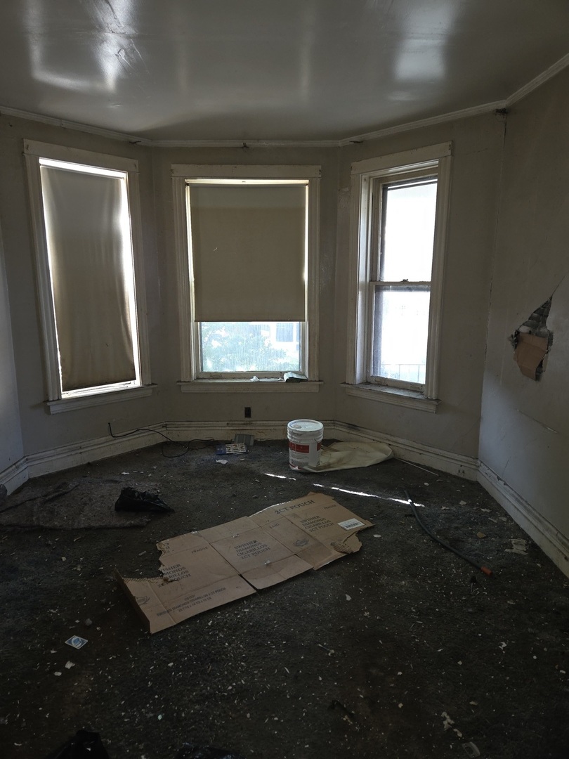 5935 S Elizabeth Street