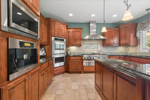 Tiny photo for 13600 ERIN Drive, Homer Glen, IL 60491 (MLS # 12709931)
